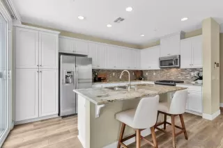 Photo #6: 260008593 Listing 