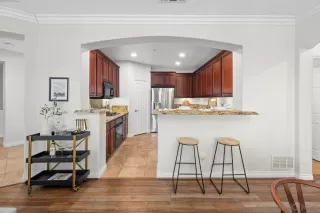 Photo #5: 260008621 Listing