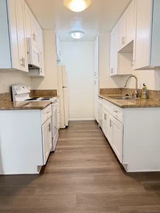 Photo #1: 260008642 Listing 