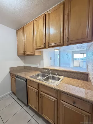 Photo #1: 260008643 Listing