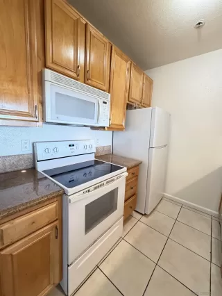 Photo #2: 260008643 Listing