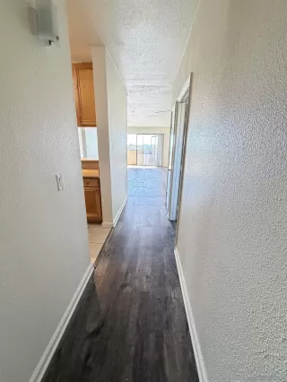 Photo #4: 260008643 Listing