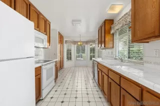 Photo #2: 260008658 Listing