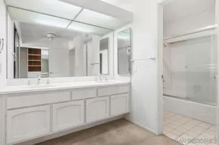 Photo #3: 260008658 Listing