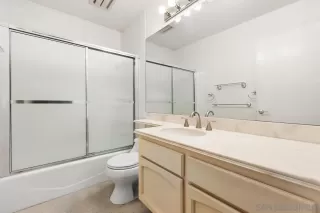 Photo #4: 260008658 Listing