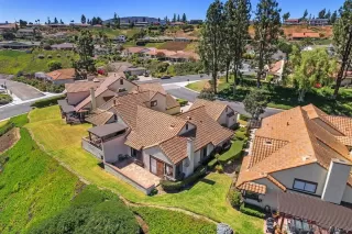 Photo #6: 260008658 Listing