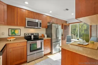 Photo #6: 260008671 Listing