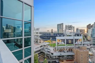 Photo #2: 260008736 Listing