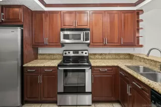 Photo #5: 260008761 Listing