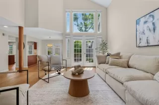 Photo #1: 260008765 Listing