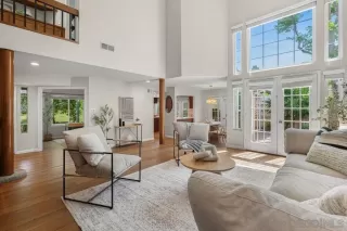 Photo #3: 260008765 Listing