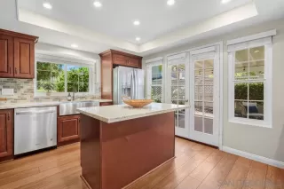 Photo #5: 260008765 Listing