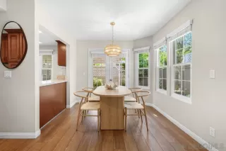 Photo #6: 260008765 Listing