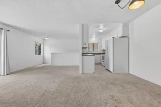 Photo #3: 260008770 Listing