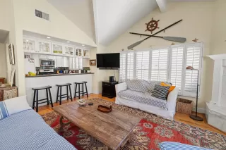 Photo #2: 260008771 Listing 