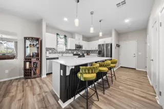 Photo #6: 260008791 Listing 