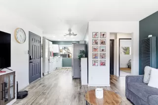 Photo #2: 260008797 Listing 