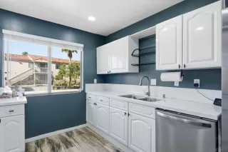 Photo #3: 260008797 Listing 