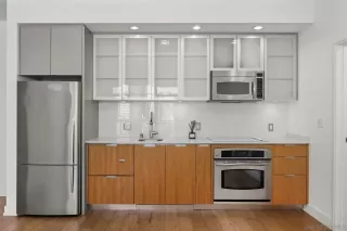 Photo #3: 260008827 Listing 