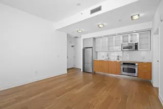 Photo #5: 260008827 Listing 