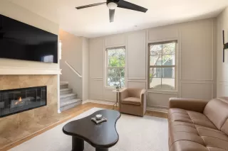 Photo #2: 260008863 Listing 