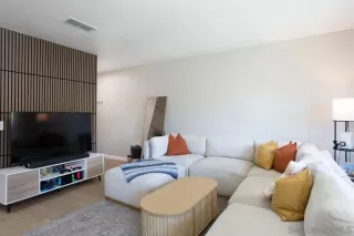 Photo #1: 260008878 Listing 