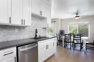 Photo #3: 260008878 Listing 