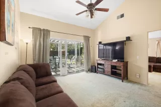 Photo #5: 260008888 Listing