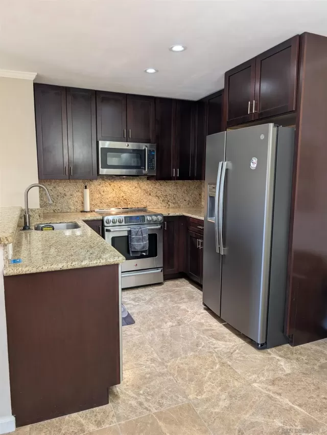 MLS: 2600089 Condo For Sale
