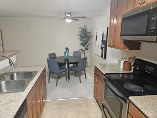 Photo #5: 260008903 Listing 