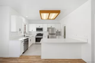 Photo #5: 260008922 Listing 