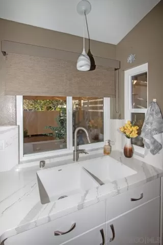 Photo #6: 260008928 Listing 