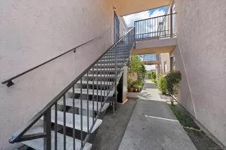 Photo #5: 260008929 Listing 