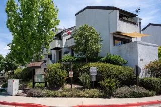 Photo #2: 260008938 Listing 