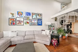 Photo #3: 260008984 Listing