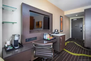 Photo #5: 260009004 Listing