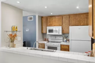 Photo #2: 260009068 Listing 