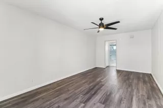 Photo #4: 260009080 Listing 