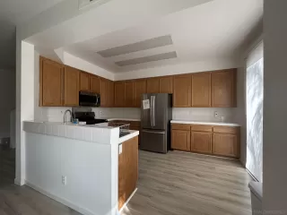 Photo #3: 260009098 Listing 