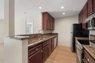 Photo #4: 260009112 Listing 