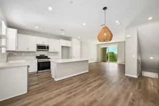 Photo #2: 260009211 Listing 