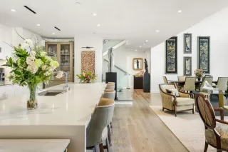 Photo #5: 260009350 Listing 