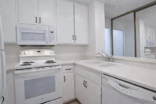 Photo #4: 260009396 Listing 