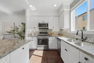 Photo #1: 260009477 Listing 