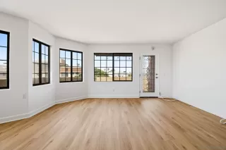 Photo #5: 260009484 Listing 