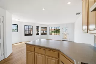 Photo #6: 260009484 Listing 