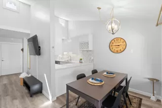 Photo #4: 260009628 Listing 