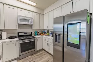Photo #3: 260009676 Listing