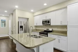 More Details about MLS # 260009726 : 4541 RAINIER UNIT 13