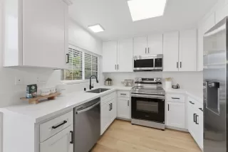 Photo #3: 260009803 Listing 